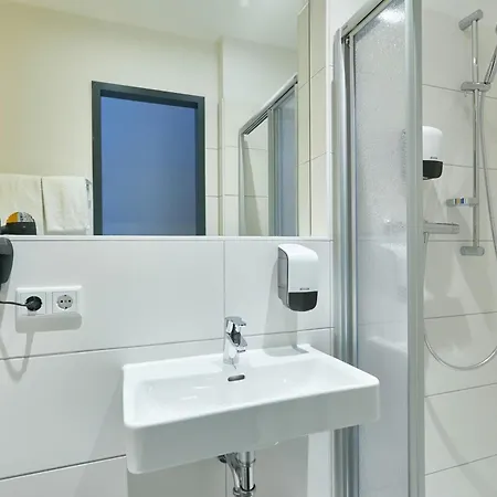 Mcdreams Hotel Duesseldorf-City-3